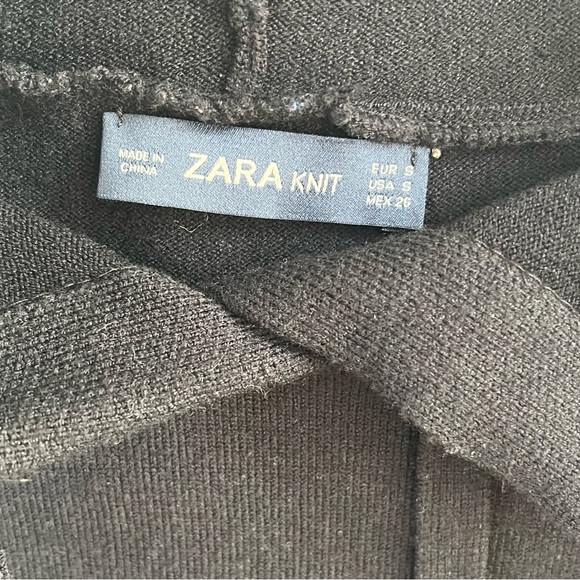 Zara Knit cropped black sweater with pearl detailing, worn twice. Looks new! - Picture 5 of 5